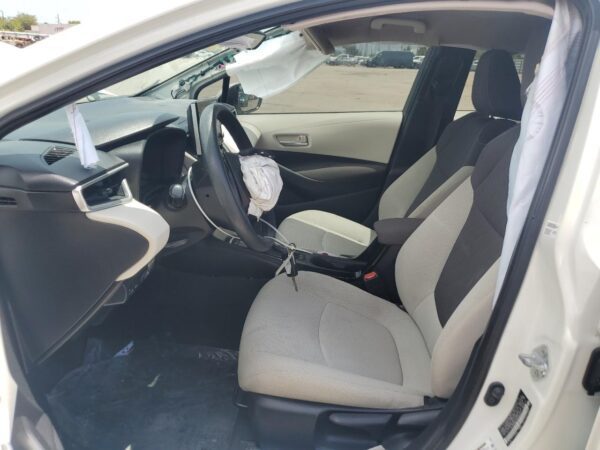 TOYOTA COROLLA WHITE - 5YFEPMAEXMP218512