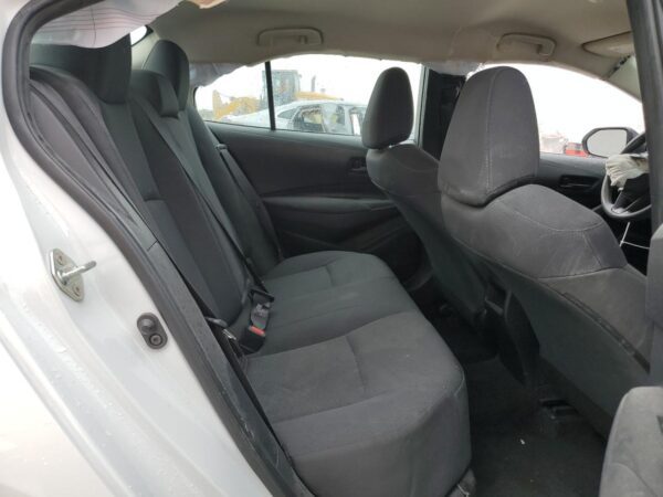 TOYOTA COROLLA WHITE - 5YFEPMAE1NP294363