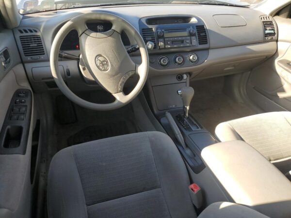 TOYOTA CAMRY SILVER - 4T1BE32K65U409884
