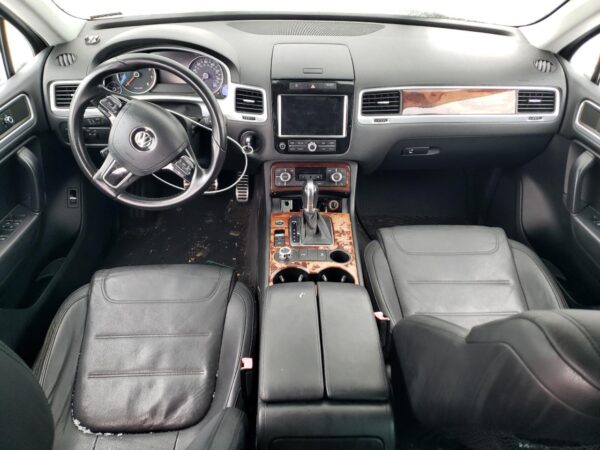 VOLKSWAGEN TOUAREG SILVER - WVGFG9BP9BD001966