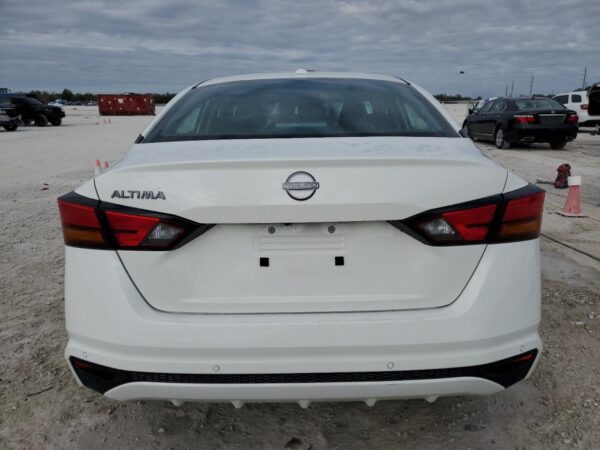 NISSAN ALTIMA WHITE - 1N4BL4DV0SN313624