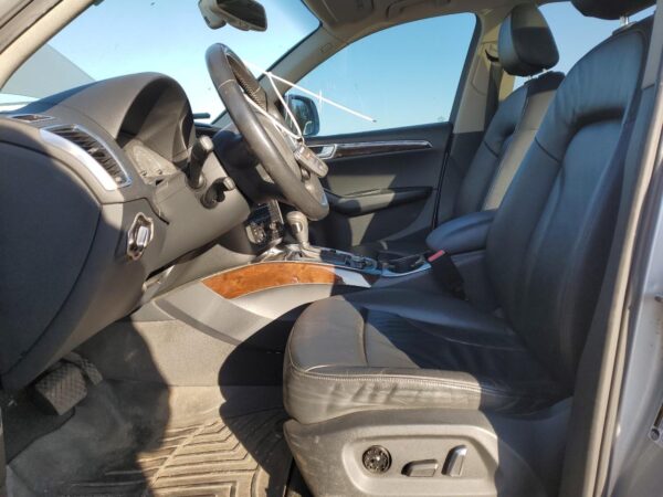 AUDI Q5 SILVER - WA1LFAFP0BA043430