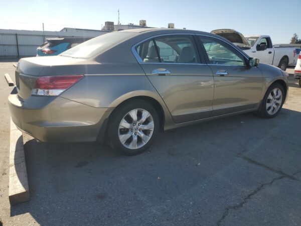 HONDA ACCORD GOLD - 1HGCP3F84AA024810