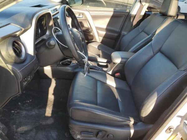 Toyota RAV4 2018 - JTMDJREV3JD207533