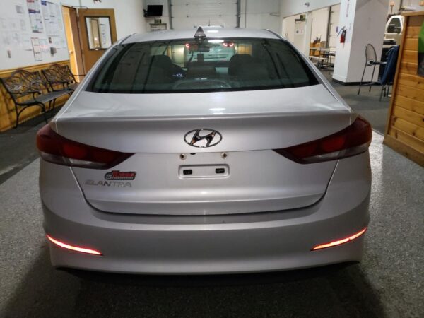 HYUNDAI ELANTRA SILVER - KMHD84LF9HU200621