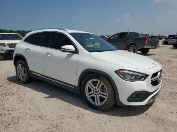 2022 Mercedes-Benz GLA 200 White 2.0L - W1N2477881J376579