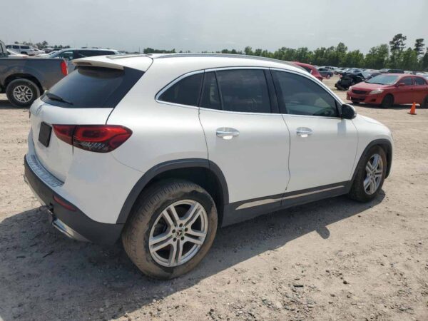 2022 Mercedes-Benz GLA 200 White 2.0L - W1N2477881J376579