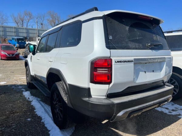 2024 Toyota Land Cruiser Prado White - JTEARCAJ2R5007806
