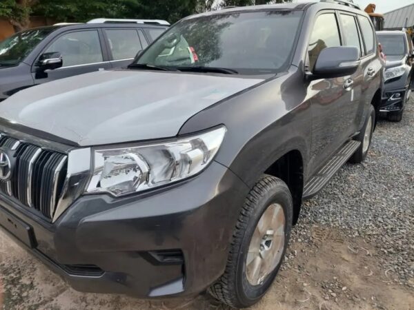 2021 Toyota Land Cruiser Prado Gray - JTEAREAJ905002813