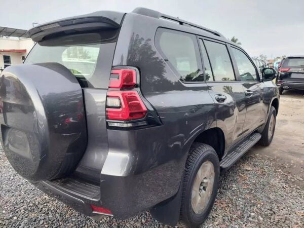 2021 Toyota Land Cruiser Prado Gray - JTEAREAJ905002813