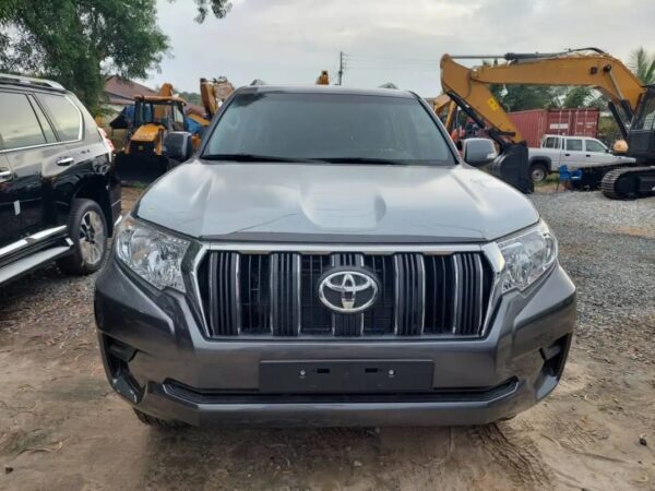 2021 Toyota Land Cruiser Prado Gray - JTEAREAJ905002813