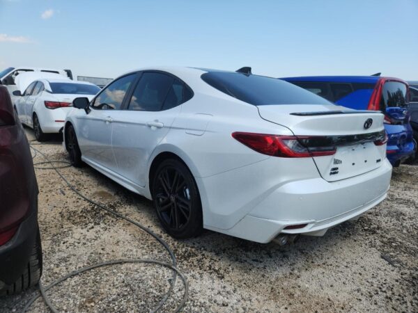 2025 Toyota Camry White - JTNA1BCK303006945