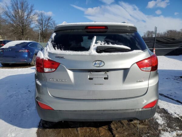 HYUNDAI TUCSON SILVER - KM8JUCAG7FU097152