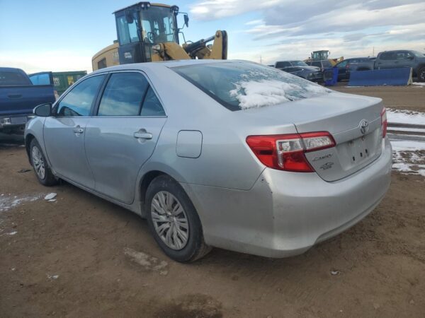 TOYOTA CAMRY SILVER - 4T4BF1FK7CR178220