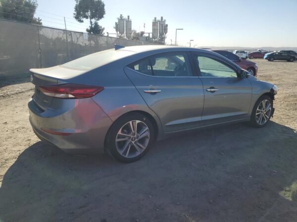 HYUNDAI ELANTRA SILVER - KMHD84LF1HU268217