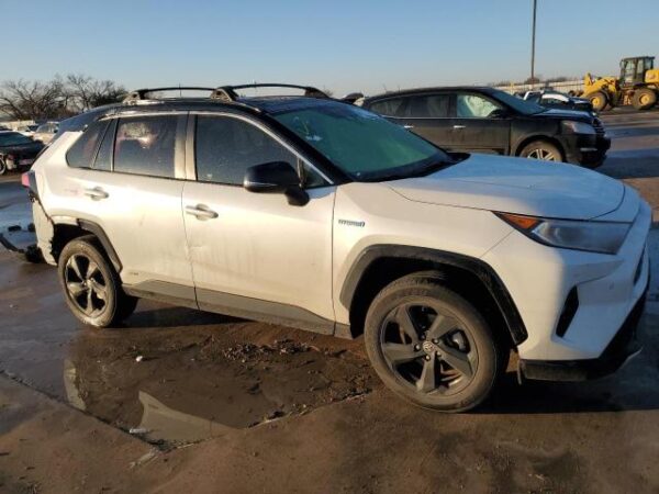 Toyota RAV4 XSE 2020 White 2.5L 4 — 2T3RWRFV3KW006175