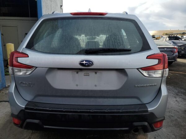 SUBARU FORESTER SILVER - JF2SKACC4KH511375