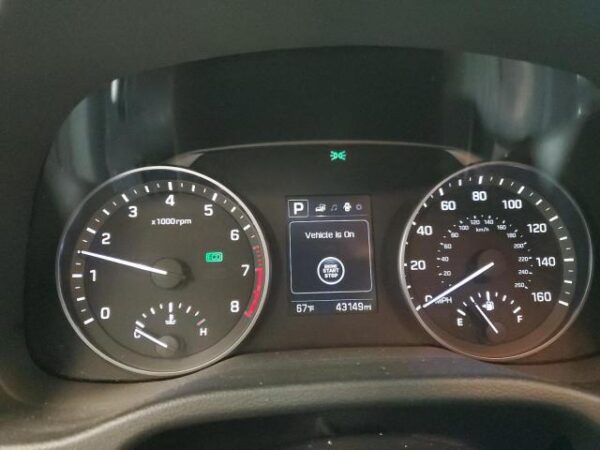 Hyundai Elantra 2017 - KMHD84LF9HU388508