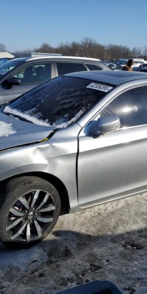 HONDA ACCORD SILVER - 1HGCR2F76DA065164