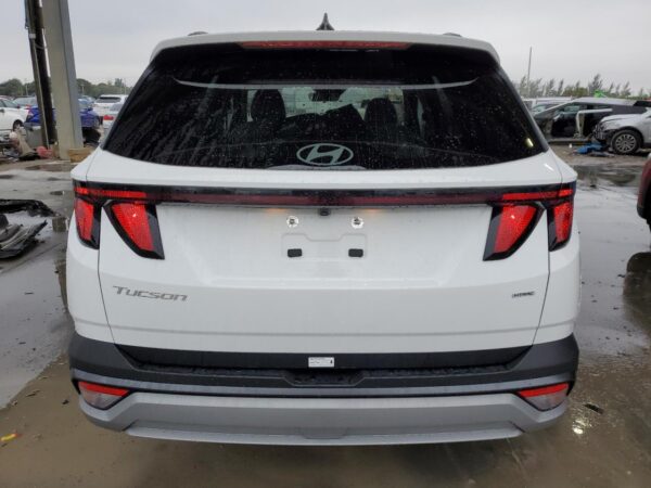 HYUNDAI TUCSON WHITE - 5NMJBCDE4SH491021