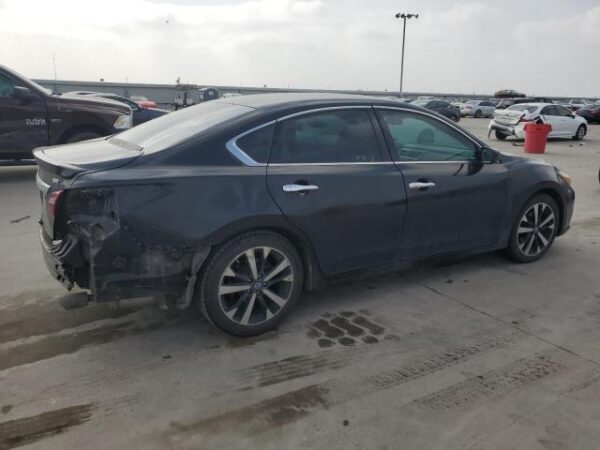Nissan ALTIMA 2018 - 1N4AL3AP3JC232915