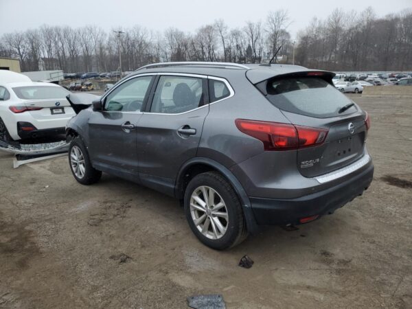 NISSAN ROGUE GRAY - JN1BJ1CRXJW200522