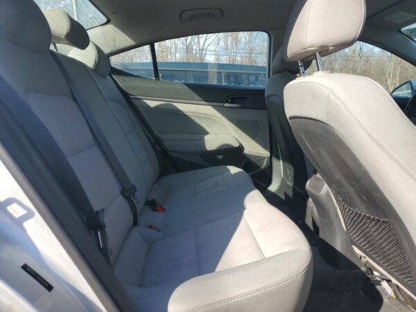 HYUNDAI ELANTRA SILVER - 5NPD84LF4HH019019