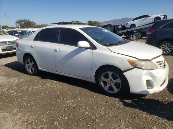 TOYOTA COROLLA WHITE - JTDBU4EE3DJ111828