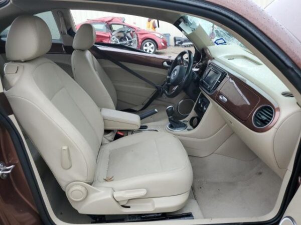 Volkswagen BEETLE 2016 - 3VWJ07AT2GM634100