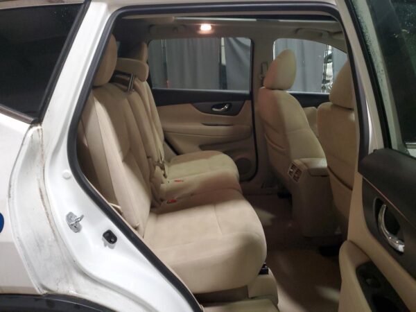 NISSAN ROGUE WHITE - 5N1AT2MV0FC760686