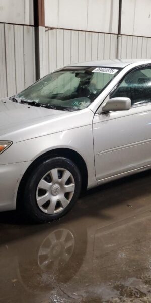 TOYOTA CAMRY SILVER - 4T1BE32K44U913977