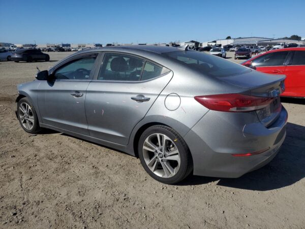 HYUNDAI ELANTRA SILVER - KMHD84LF1HU268217