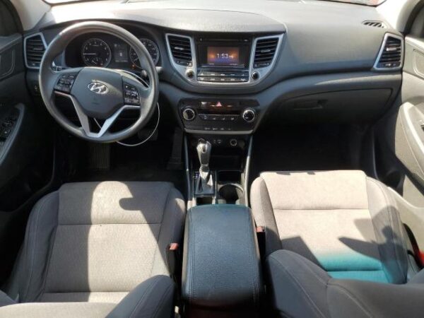 Hyundai Tucson 2017 - KM8J3CA45HU316007
