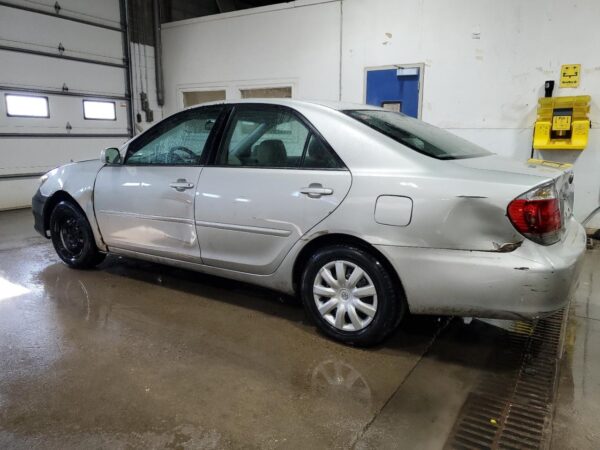 TOYOTA CAMRY SILVER - 4T1BE30KX5U393398