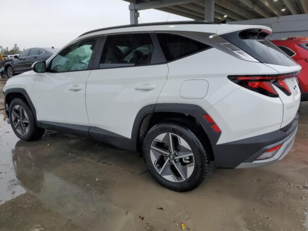 HYUNDAI TUCSON WHITE - 5NMJBCDE4SH491021