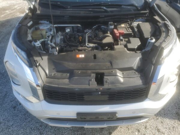 MITSUBISHI OUTLANDER WHITE - JA4J4UA89PZ054384