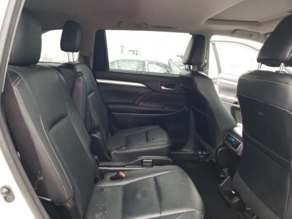Toyota Highlander 2017 White — 5TDKZRFH8HS523243
