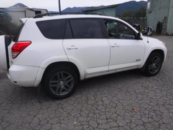 TOYOTA RAV4 WHITE - JTMBD32V765044631