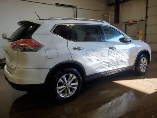 NISSAN ROGUE WHITE - 5N1AT2MV0FC760686
