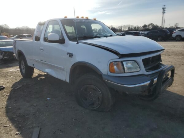 FORD F150 WHITE - 1FTRX18W22NA56755