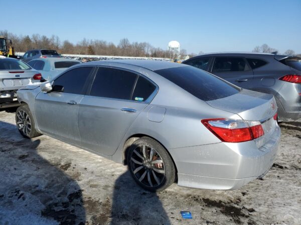 HONDA ACCORD SILVER - 1HGCR2F76DA065164