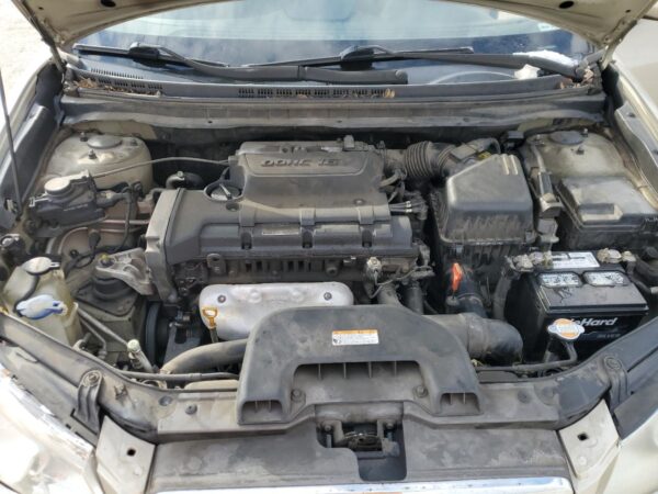 HYUNDAI ELANTRA GOLD - KMHDU46D18U300329