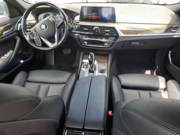 BMW 5 SERIES GRAY - WBAJA5C58KWW49595