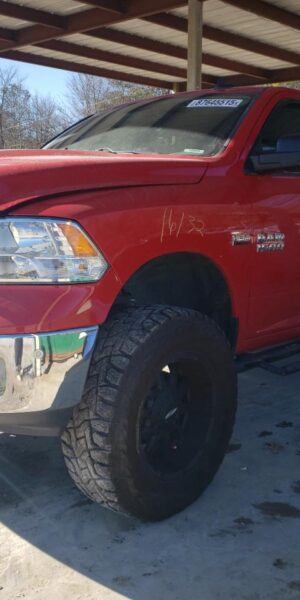 RAM 1500 RED - 3C6RR7LT7GG163902