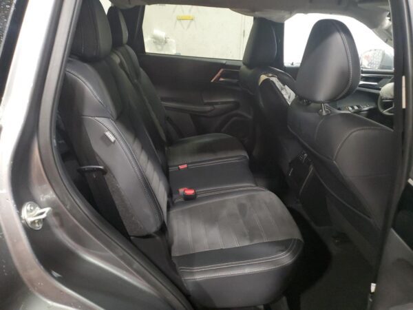 MITSUBISHI OUTLANDER SILVER - JA4J4VA83RZ028470