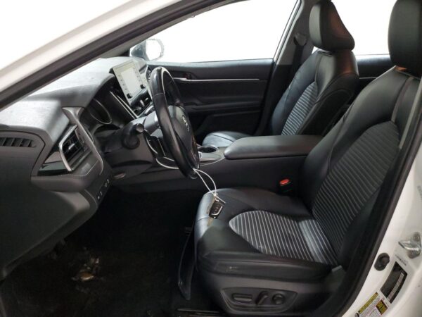 TOYOTA CAMRY WHITE - 4T1G11AK8MU454251