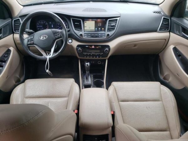 Hyundai Tucson 2017 - KM8J3CA27HU277404