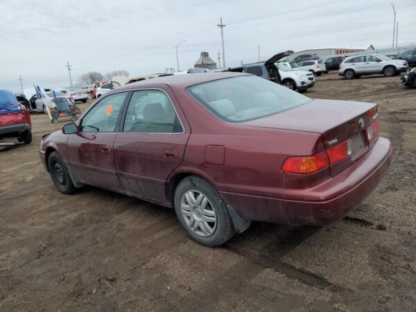 TOYOTA CAMRY BURGUNDY - 4T1BG22K9YU702963