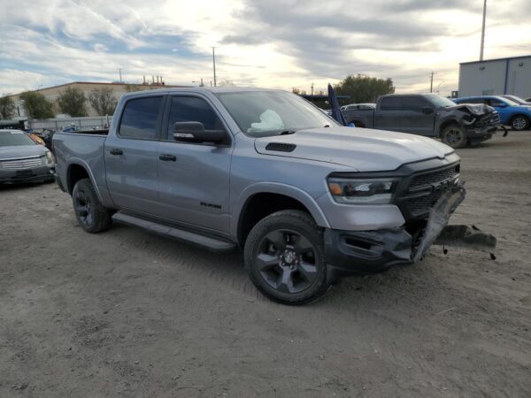 RAM 1500 SILVER - 1C6SRFFT7MN596923