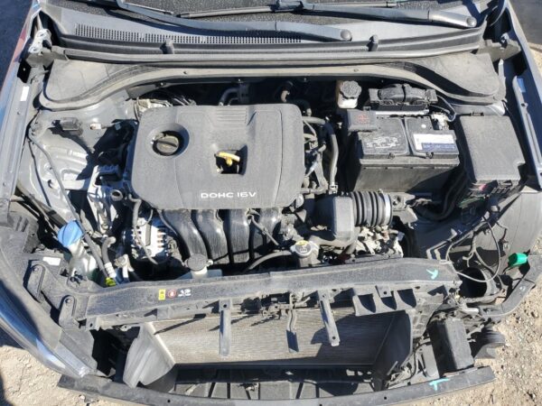 HYUNDAI ELANTRA SILVER - KMHD84LF1HU268217